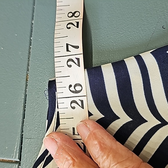 SPENSE WOMEN'S sleevless top. Navy blue and white  geometric design Button. 2 X - Picture 10 of 11